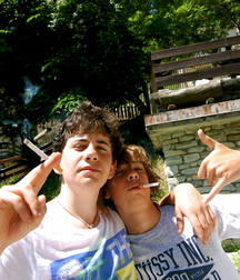 Smoking Boys 5c7731c40af0e.jpg
