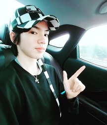 handsome  5d54e00b707ad.jpg