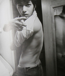 Handsome 2 5d5f10221a23b.jpg