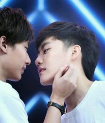 handsome asian guys 5db99cc593868.jpg