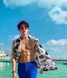 Handsome Asian Guys 2 5dc7d1e4243a5.jpg