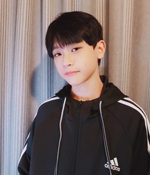 Handsome Asian Guys 5dd7d858626ce.jpg