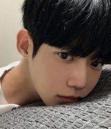 Handsome Asian Guys 5dd7d876c6909.jpg
