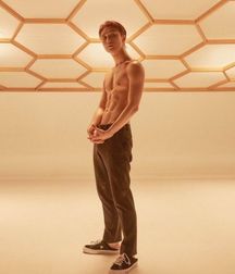 fckpcy: shirtless handsome asian guys 1 5e86dde0ad0c1.jpg