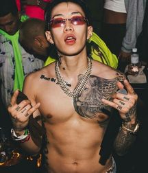 fckpcy: shirtless handsome asian guys 1 5e86dde739c60.jpg