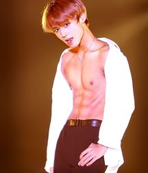 fckpcy: shirtless asian guys 2 5e8ad6161113d.jpg