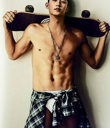 fckpcy: shirtless asian guys 2 5e8ad624289ac.jpg