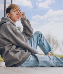 Handsome 49 626fd467f3720.jpg