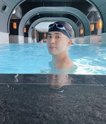 Handsome 49 626fd48555978.jpg