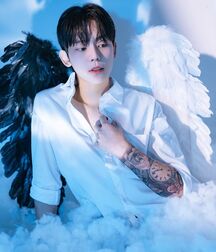 handsome 50 62790838bc266.jpg