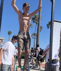 Hanging Around  5dd4b69bb9786.jpeg