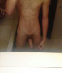 Sexy boy 5cf94f0c110e4.jpg
