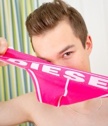 Adam und sein Dildo 5d5c37f74a2aa.jpg