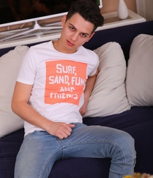 Jack wer will nicht seine Füsse und sein Glied küssen 5d9f4f2ec9ccc.jpg