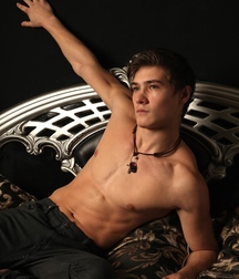 Adrian 5dadee27626f3.jpg