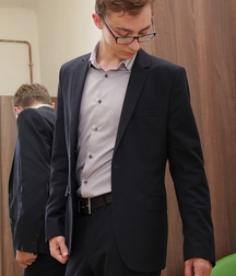 Brad und sein langer Ficker 5db48281e0dd5.jpg