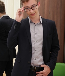 Brad und sein langer Ficker 5db48286f2a9a.jpg