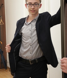 Brad und sein langer Ficker 5db4828f0e93c.jpg