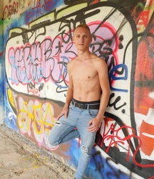 Oliver 5dc7f35a345ab.jpg