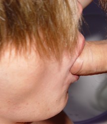 Boy wird zum Höhepunkt gebracht 5ddeb12fdfec8.jpg