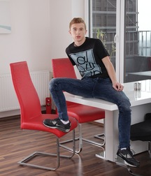 Uploaded by:Ben25 5de004f2e1703.jpg