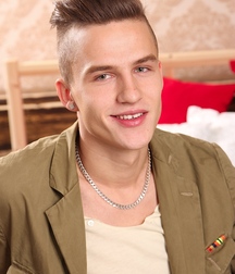 Anthony - solo gay porn