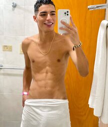 Heisse junge Männer Gay Tube Strip 609fd4877b2c6.jpeg