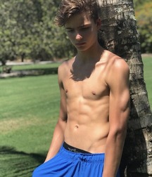 Heisse junge Männer Gay Tube Strip 609fd4f2ec9c8.jpg