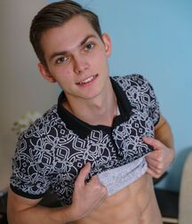 Tommy spritzt ab twink tube 6121137f75c69.jpg