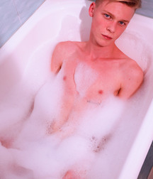 Ivann muss onanieren boys porn 621235171588e.jpg