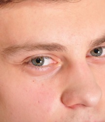 Kellan rubbelt sich zum Orgasmus Gay Porn 6223857a415d0.jpg