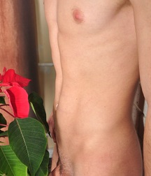 Kellan rubbelt sich zum Orgasmus Gay Porn 622386277dbfa.jpg