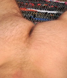 Kellan rubbelt sich zum Orgasmus Gay Porn 622386abe37b6.jpg
