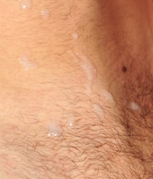 Heisse junge Männer bringen sich gegenseitig zu ejakulieren  623f3bb0809e1.jpg