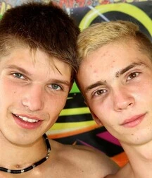 Heiße junge Männer befriedigen sich gegenseitig boys porn