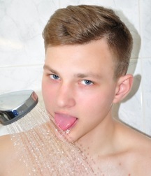 Declan onaniert und ejakuliert boys porn 62483c8d90688.jpg