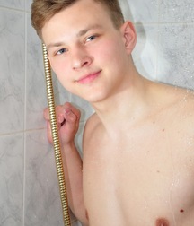 Declan onaniert und ejakuliert boys porn 62483cbed000b.jpg
