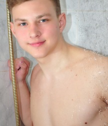 Declan onaniert und ejakuliert boys porn 62483cc5e2e6b.jpg