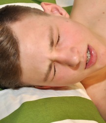 Declan onaniert und ejakuliert boys porn 62483e6ec6f1e.jpg