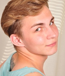 Rhett rubbelt sich und onaniert boys porn 625be449b8630.jpg