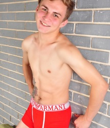 Rhett rubbelt sich und onaniert boys porn 625be501d63ba.jpg