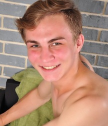 Rhett rubbelt sich und onaniert boys porn 625be65db19bb.jpg