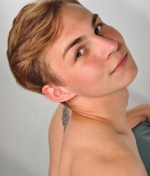 Rhett rubbelt sich und onaniert boys porn 625be7c6baeb0.jpg