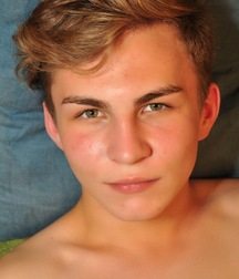 Rhett rubbelt sich und onaniert boys porn 625be9246f001.jpg