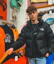 Heiße junge Männer Twink Tube Boys 6277aa129d37c.jpg