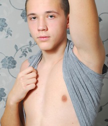 Raylan will ficken und sein Rohr verlegen boys porn 627c02c802849.jpg