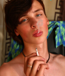 Glenn wichst sich die Spermien raus boys porn 62891db9d0dd1.jpg
