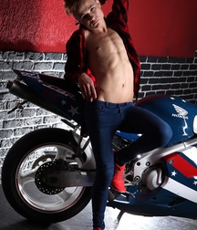 Vadim und sein heisser Penis Boys Porn 62b9f50824251.jpg
