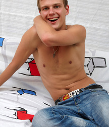Nikita der mit dem langen Hodensack boys porn 62fa802667f35.jpg