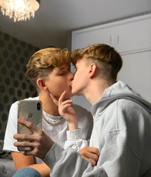 Heiße junge Männer Selfie Twink Porn Boys 62fa91addbcde.jpg